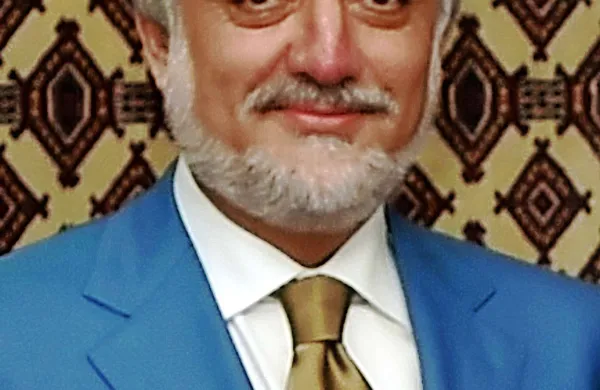 Afganistanski predsedniški kandidat Abdulah Abdulah je danes uresničil grožnjo in iz ponovnega štetja glasov predsedniških volitev umaknil svojo ekipo