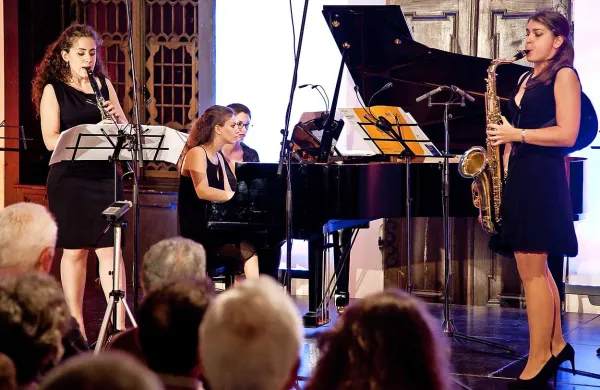 Klarinetistka Martina Morello, pianistka Carolina Pérez Tedesco in saksofonistka Kristina Seražin so na festivalu Echos navdušile s čvrsto skupno igro