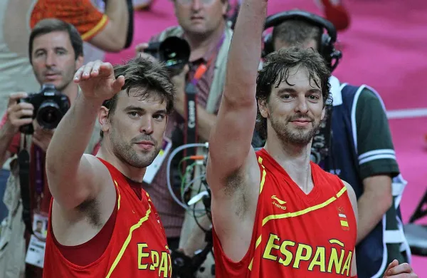 Brata Marc (levo) in Pau Gasol bosta ena glavnih zvezd in nosilcev igre španskega moštva