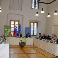 Vlada bo imela 14 ministrstev in vsaj eno ministrstvo brez resorja