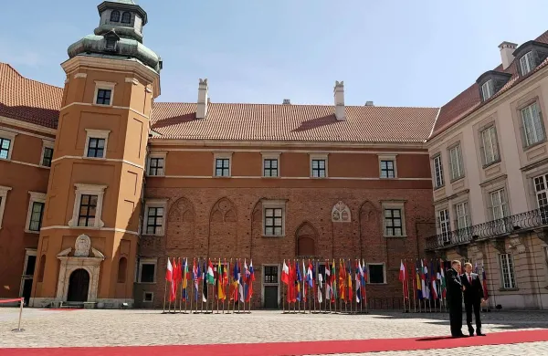 Poljska danes ni dovolila preleta svojega ozemlja letalu z ruskim obrambnim ministrom Sergejem Šojgujem na krovu, ko se je vračal iz Slovaške