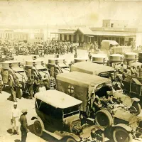 Zbirko fotografij in razglednic iz Libije iz leta 1925 je muzeju podarila Ivana Kocjančič iz Vanganela