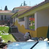 Na starem delu vrtca delavci končujejo energetsko sanacijo 