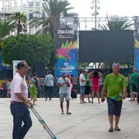 Vhod v navijaško cono blizu mestne plaže
