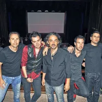 Jani, Danijel, Tadej, Tomaž, Igor, Luka in producent Andrea Effe so navdušili v Firencah (z leve)