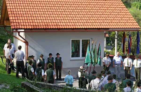 Lovske družine Idrija, Dole in Krekovše so odprle sodobno hladilnico
