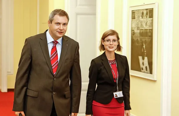 Člani konference SD so danes soglasno potrdili vstop v vlado pod vodstvom mandatarja Mira Cerarja