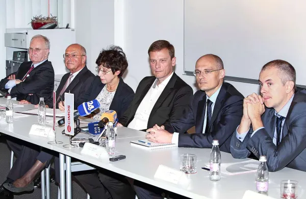 Z leve: Peter Stehle, Walter Gnauert, Janne Harjunpää, Janezu Gradišek,  Andraž Brodnjak in  Andro Ocvirk 