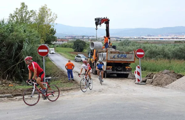 Cesta, ki čez Srmin povezuje Koper z Ankaranom, bo znova dvosmerna