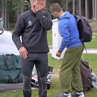 Tudi jekleni možje jokajo. “Solz se ne sramujem,” pravi Matej. “Solze nam le sporočajo,  da smo ljudje, da v nas bije toplo srce, da znamo ljubiti.”