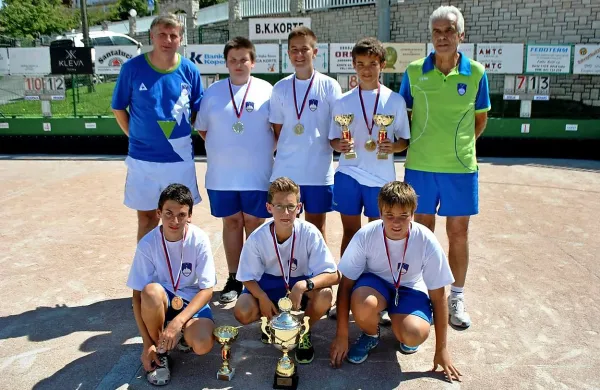 Reprezentanca Slovenije je zmagala na mednarodnem balinarskem turnirju mladih U-14