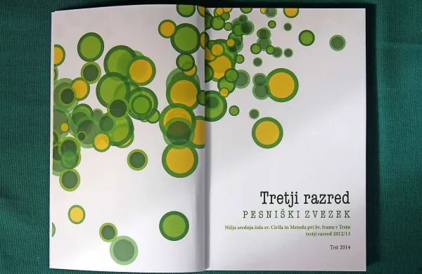  Založništvo tržaškega tiska je izdalo  pesniško zbirko Tretji razred