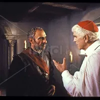 Zvezdnika F. Murray Abraham (levo) in Burt Lancaster v koprodukcijski nadaljevanki Zaročenca (1989), posneti v Istri 