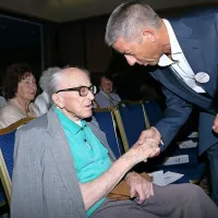 V času obilja si je težko predstavljati vojno črnino
