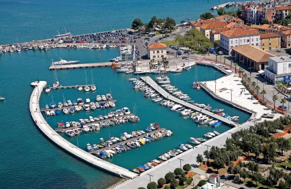 Desus bo na lokalnih volitvah v Mestni občini Koper nastopil z 29-člansko listo, v kateri je 12 žensk