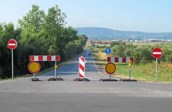 Predvidoma ob 17. uri bodo Železniško cesto, ki povezuje Koper in Ankaran, ponovno odprli za promet, ki bo poslej potekal v obe smeri