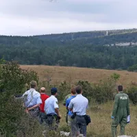 Prizorišče  nesreče je včeraj preletaval tudi policijski helikopter