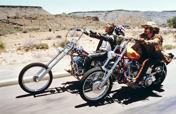 Bodo za motor, ki ga je v filmu Goli v sedlu iz leta 1969 vozil Peter Fonda,  iztržili milijon ameriških dolarjev?