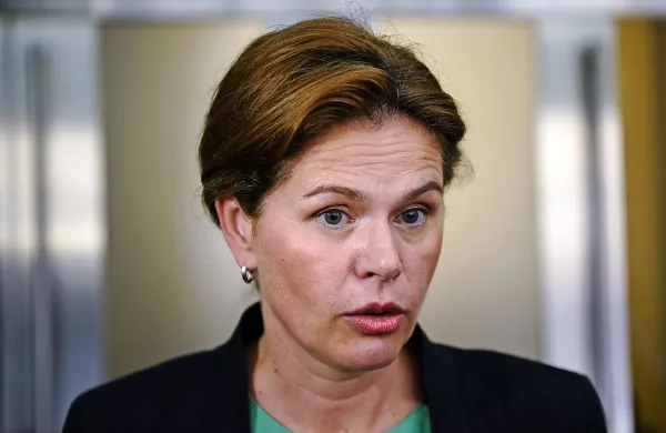 Na listi je tudi odhajajoča slovenska predsednica vlade Alenka Bratušek, Juncker ji je namenil položaj podpredsednice za energetsko unijo