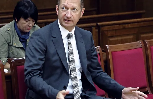 Popovič bo moral pred volitvami še na sodišče