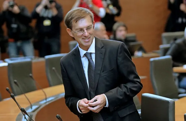 Pred poslanci je priseglo vseh sedem članic in devet članov novoizvoljene vlade, ki jo bo vodil Miro Cerar