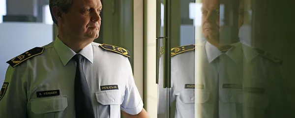 Stanislav Veniger: “Če se policist celo noč vozi, še ne pomeni, da bo zaradi tega večja varnost. Treba je razmišljati, kje so krizna  območja, kje se dogajajo problemi in tja usmerjati policiste.”