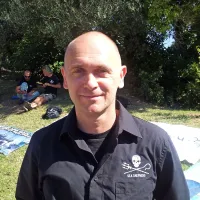 Alex Cornelissen: “Za znanstvene namene bi zadoščal ulov enega ali dveh kitov na leto, ne pa več kot 1000 primerkov, kolikor jih na svoje ladje potegnejo kitolovci.”
