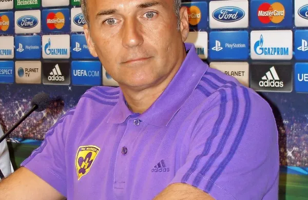 Darko Milanič se  iz avstrijske nogometne lige seli v Anglijo, kjer bo trener moštva Leeds United