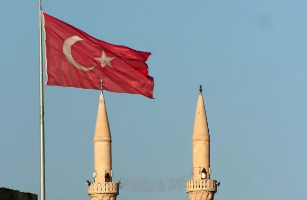 V strahu pred džihadisti Islamske države v Siriji je v Turčijo v samo 24 urah zbežalo  okoli 70.000 sirskih Kurdov