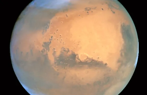 Sonda Maven ameriške vesoljske agencije Nasa je v nedeljo vstopila v orbito Marsa, kjer se bo  posvetila preučevanju zgodovine atmosfere Rdečega planeta