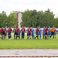 Športni pozdrav obeh ekip