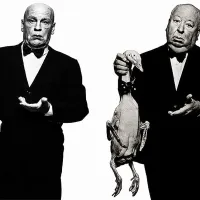 John Malkovich kot Alfred Hitchcock