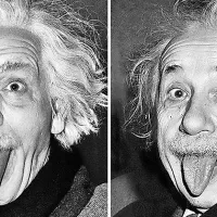 John Malkovich kot Albert Einstein