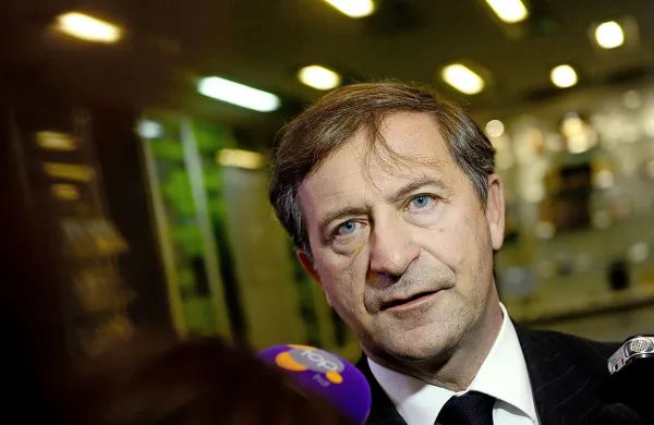 Morebitni nadaljnji izstopi iz SMC lahko vplivajo na delo koalicije, je posvaril Karl Erjavec