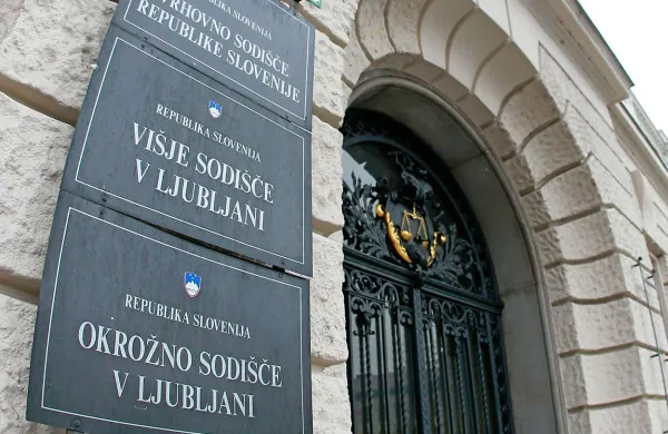 Senat vrhovnega sodišča začenja z razpravo o zadevi Patria