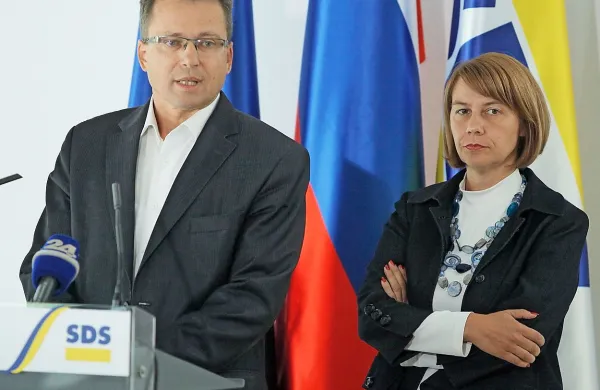 Na vrhovnem sodišču se ni zgodilo nič takšnega, česar v SDS ne bi že vnaprej pričakovali, je danes dejal podpredsednik SDS Zvonko Černač in poudaril, da ni slučajno, da Patria zaznamuje že šeste volitve
