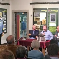 Drago Sedmak, Erik Pipan in Renato Podbersič na odprtju razstave v Goriškem muzeju  