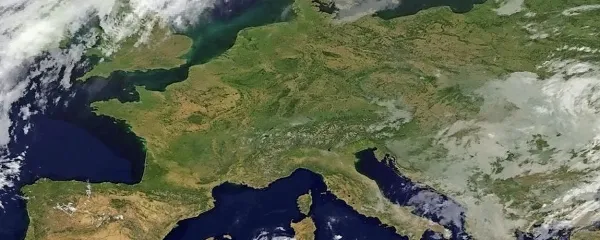  Nad večjim delom Evrope se zadržuje anticiklonsko območje