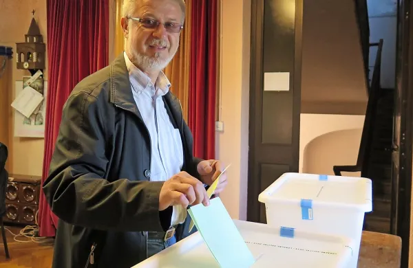 V prvem krogu Danijel Božič ni zbral dovolj glasov, čez štirinajst dni se bo pomeril z Markom Bandellijem.