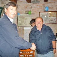 Ko se je okrog polnoči  iz Desusovega štaba neuradno razvedelo, da  bo drugi krog volitev, je Simonoviču prišel čestitat tudi Kolenc