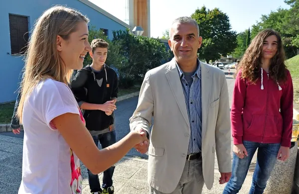 Najmlajša svetnica iz liste Radi imamo Ankaran, 24-letna Svetlana Marić in Gregor Strmčnik