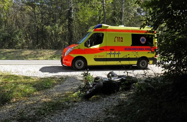 800-kubični suzuki pokojnega motorista so policisti odpeljali v Koper, kjer ga je pregledal sodni izvedenec