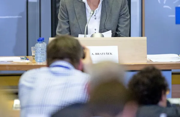 Alenka Bratušek niti po strokovni niti po politični plati ni naredila dobrega vtisa 