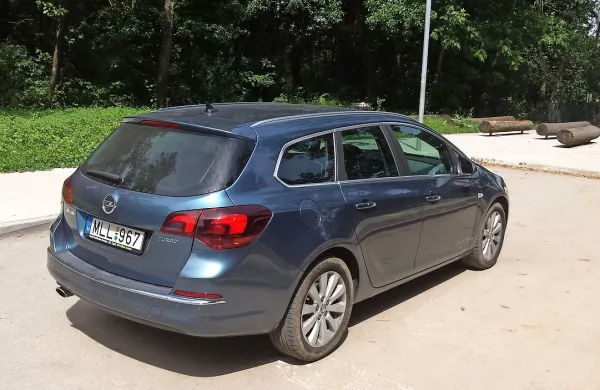 Po oblikovni plati gre za avtomobil, ki ne budi pretiranega navdušenja, odpora pa tudi ne