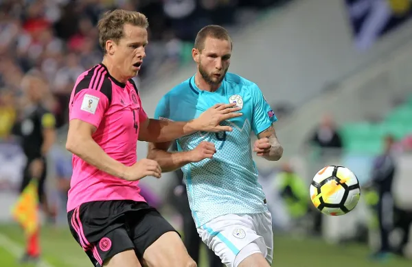 Tim Matavž (v belem dresu) bo proti Švici bržkone spet džoker s klopi
