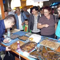 Stojnice so se šibile pod domačimi dobrotami