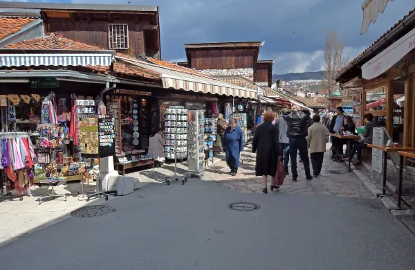 V Bosni in Hercegovini so  danes  volivci odločali o tem, kdo bo v prihodnjih štirih letih vodil državo