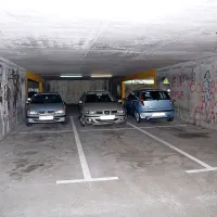 Čeprav je garažna hiša v Prisojah po novem varovana, pa se nekateri uporabniki, ki parkirajo v tamkajšnjih boksih, ne počutijo varne 