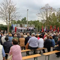 V Gračišču so v soboto postavili in slovesno odprli ploščo, posvečeno spominu požiga vasi 2.  oktobra leta 1943