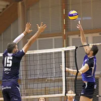 Salonitov Dejan Čabarkapa (19 točk) je dobil enega od številnih dvobojev z Maticem Vrtovcem iz Go Volleya (15) 